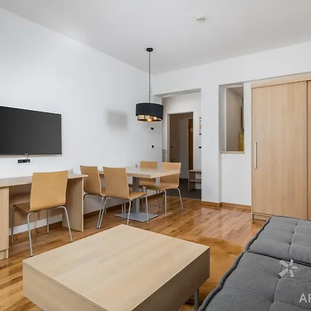 Rona Erea Apartment