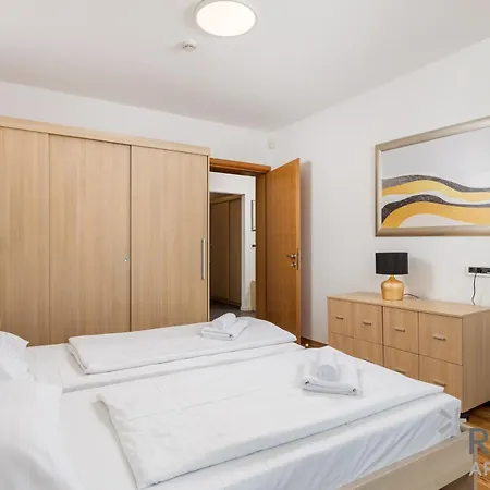 Rona Erea Apartment