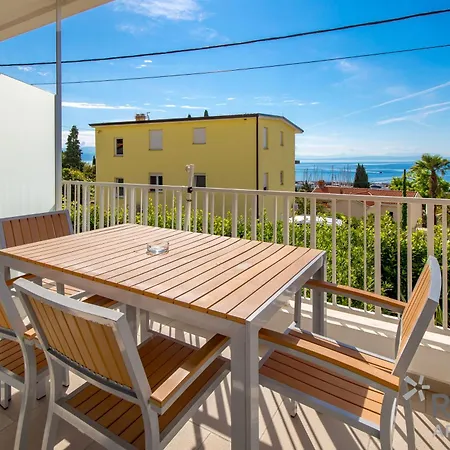 Rona Erea Apartment Icici