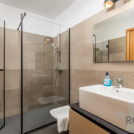 Rona Erea Apartment *